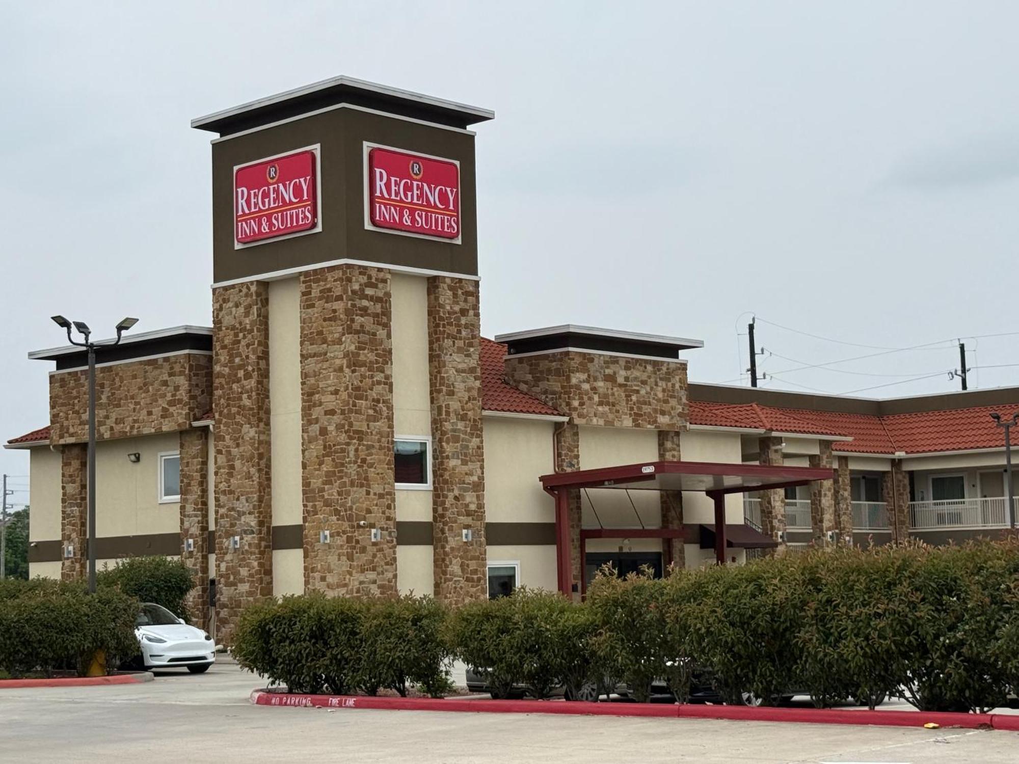 Regency Inn & Suites Humble Fm1960 - Iah Airport Exterior photo